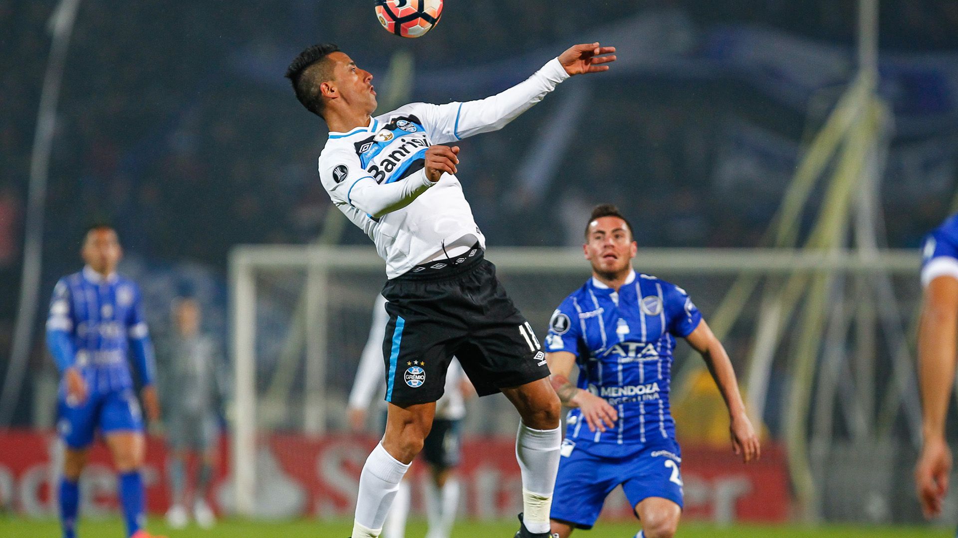 Lucas Barrios Godoy Cruz Gremio Libertadores 04072017