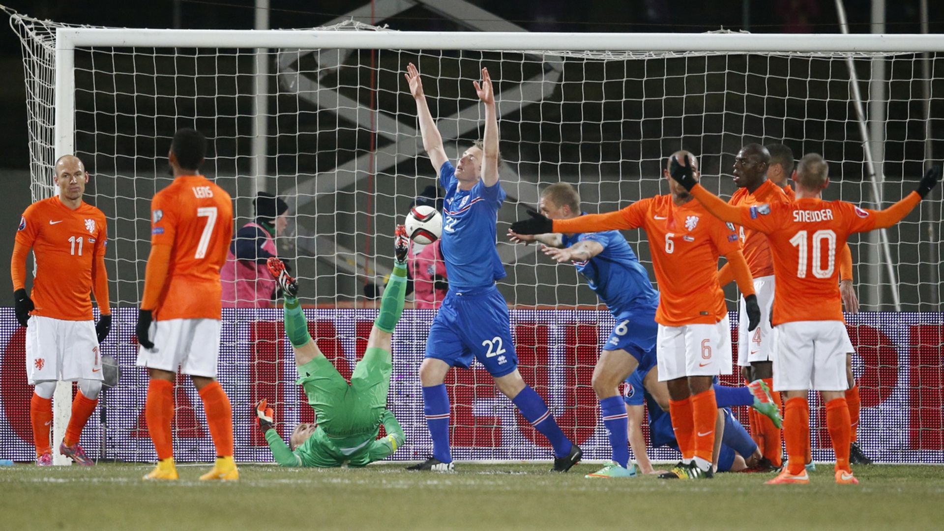 Gylfi Sigurdsson Iceland Netherlands Euro 2016 qualification 13102014