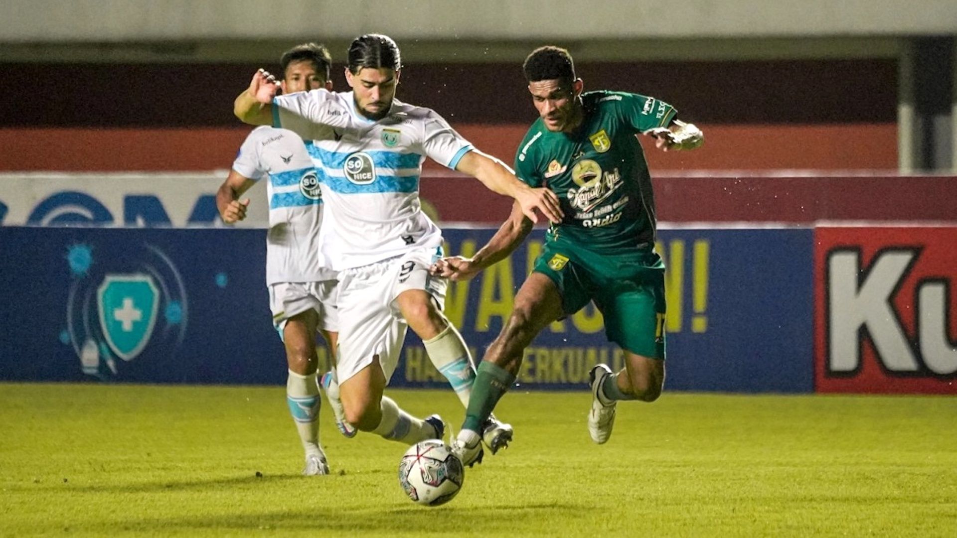 Jabar Sharza - Ricky Kambuaya - Persebaya v Persela