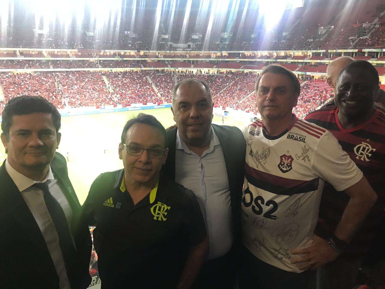 Jair Bolsonaro e Sérgio Moro em jogo do Flamengo em Brasília