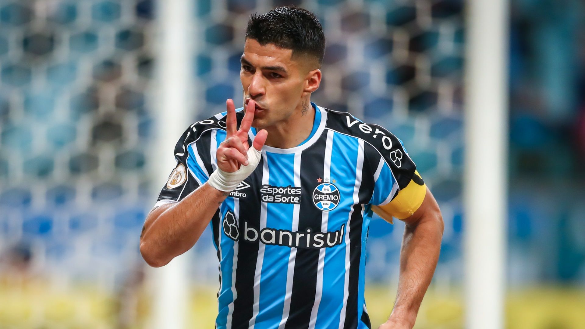 Luis Suárez comemora gol pelo Grêmio no Brasileirão 2023