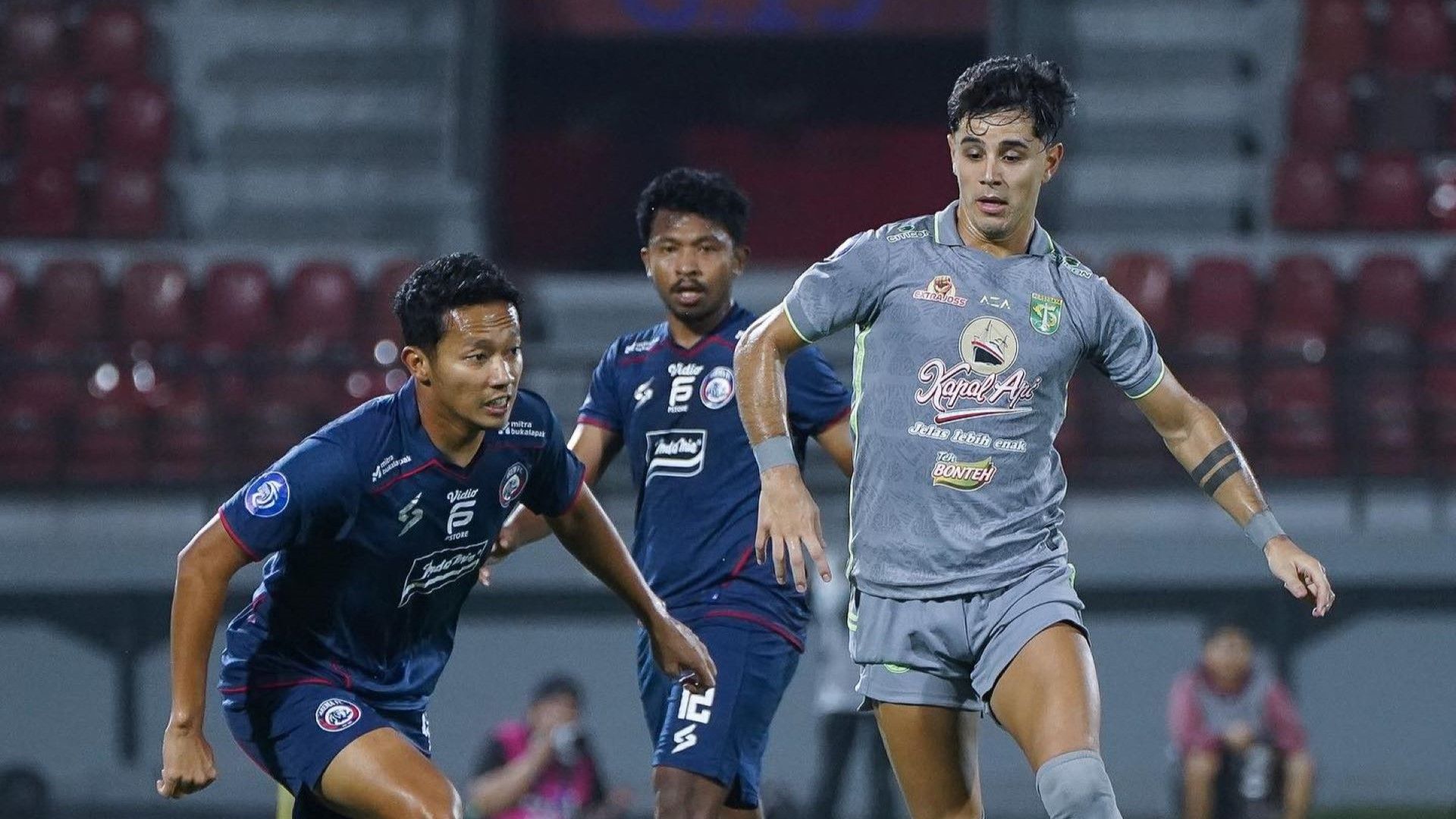 Arema vs Persebaya Surabaya 27032024