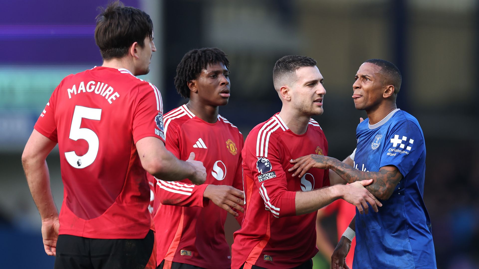 Harry Maguire Ashley Young Manchester United Everton 2024-25