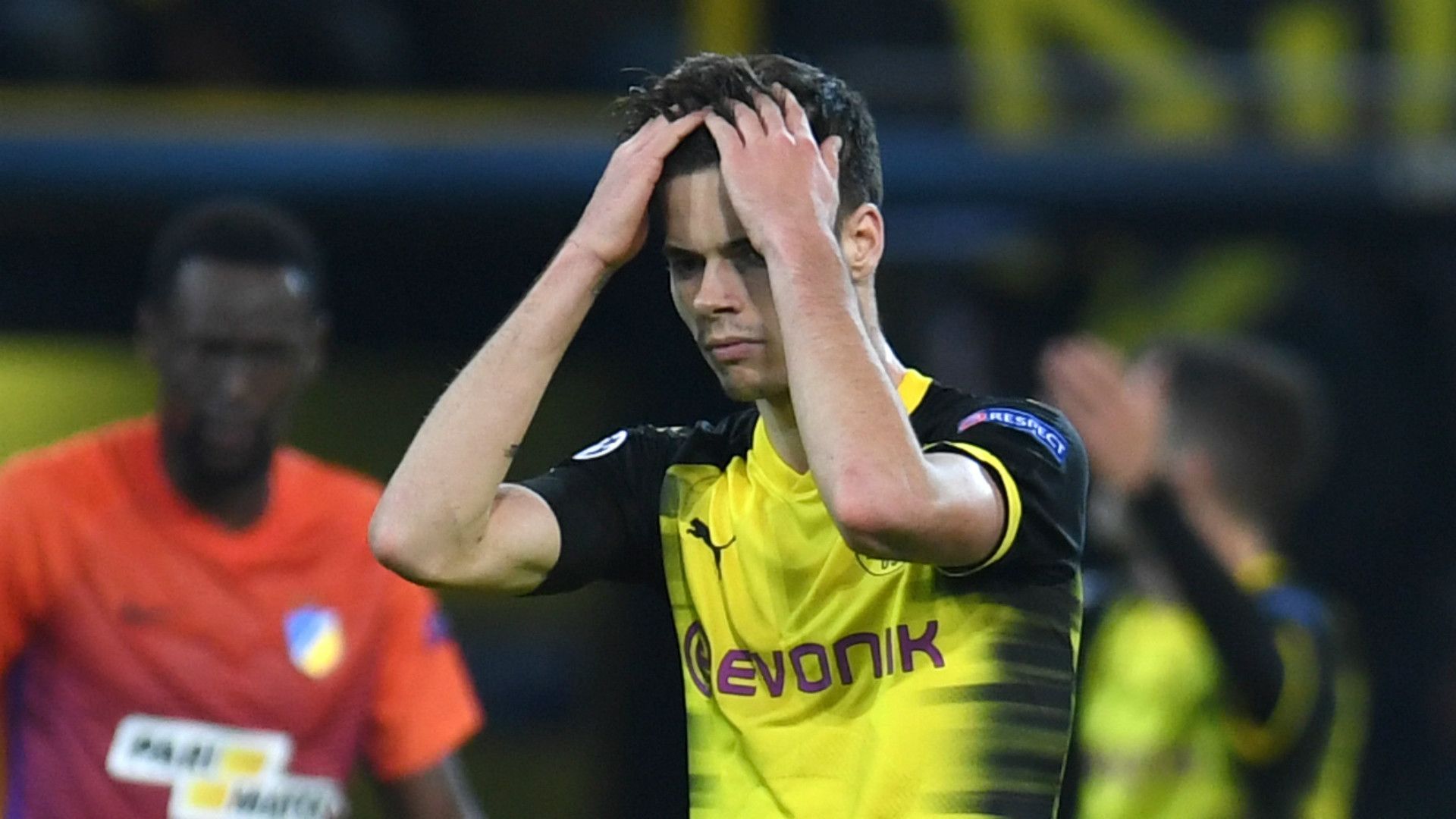 Julian Weigl Dortmund 2017