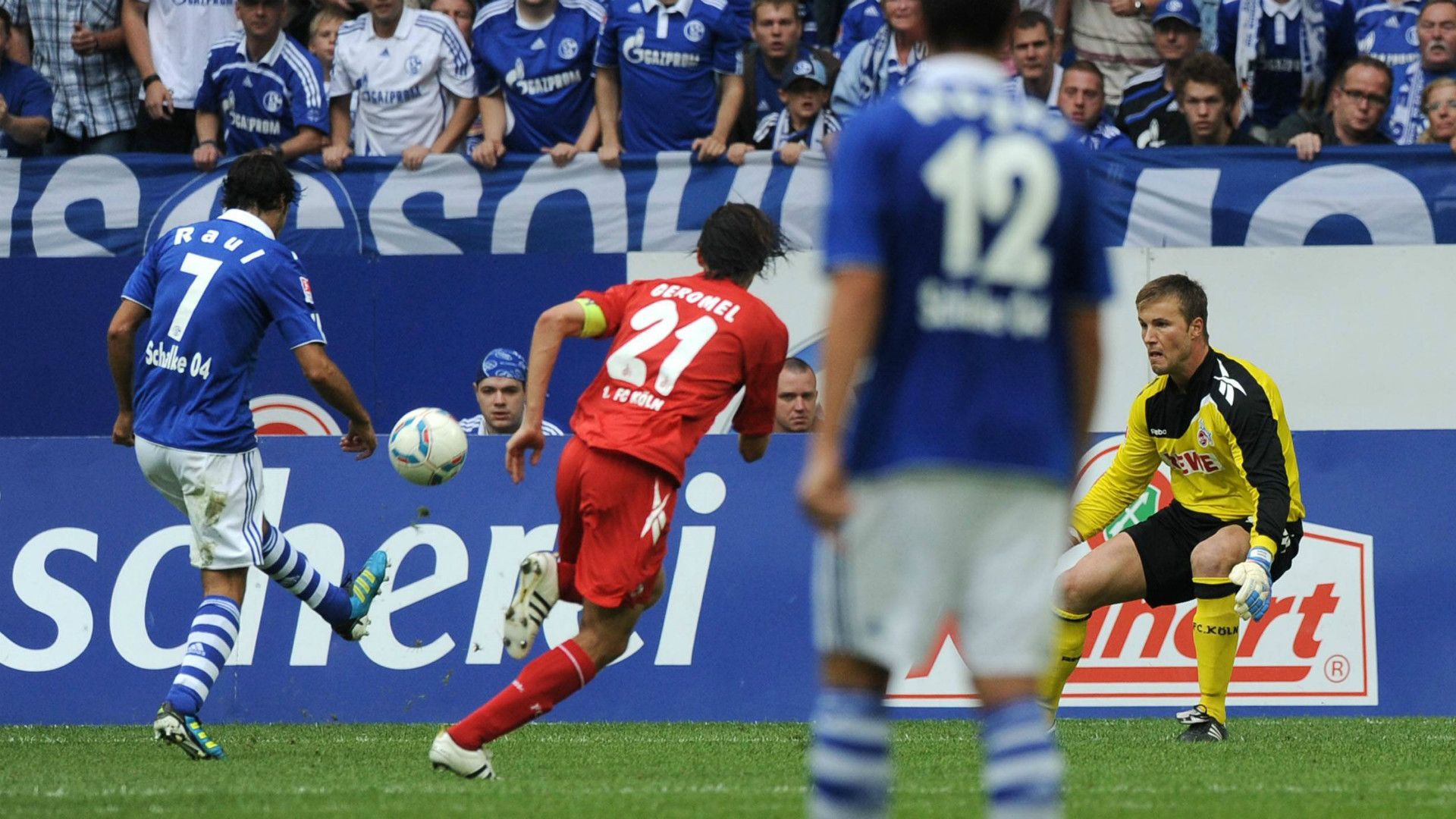 GER ONLY Raul Schalke Köln 2011