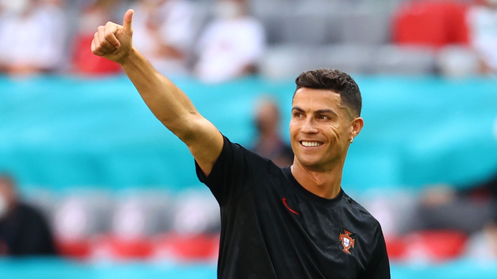 Cristiano Ronaldo warm up