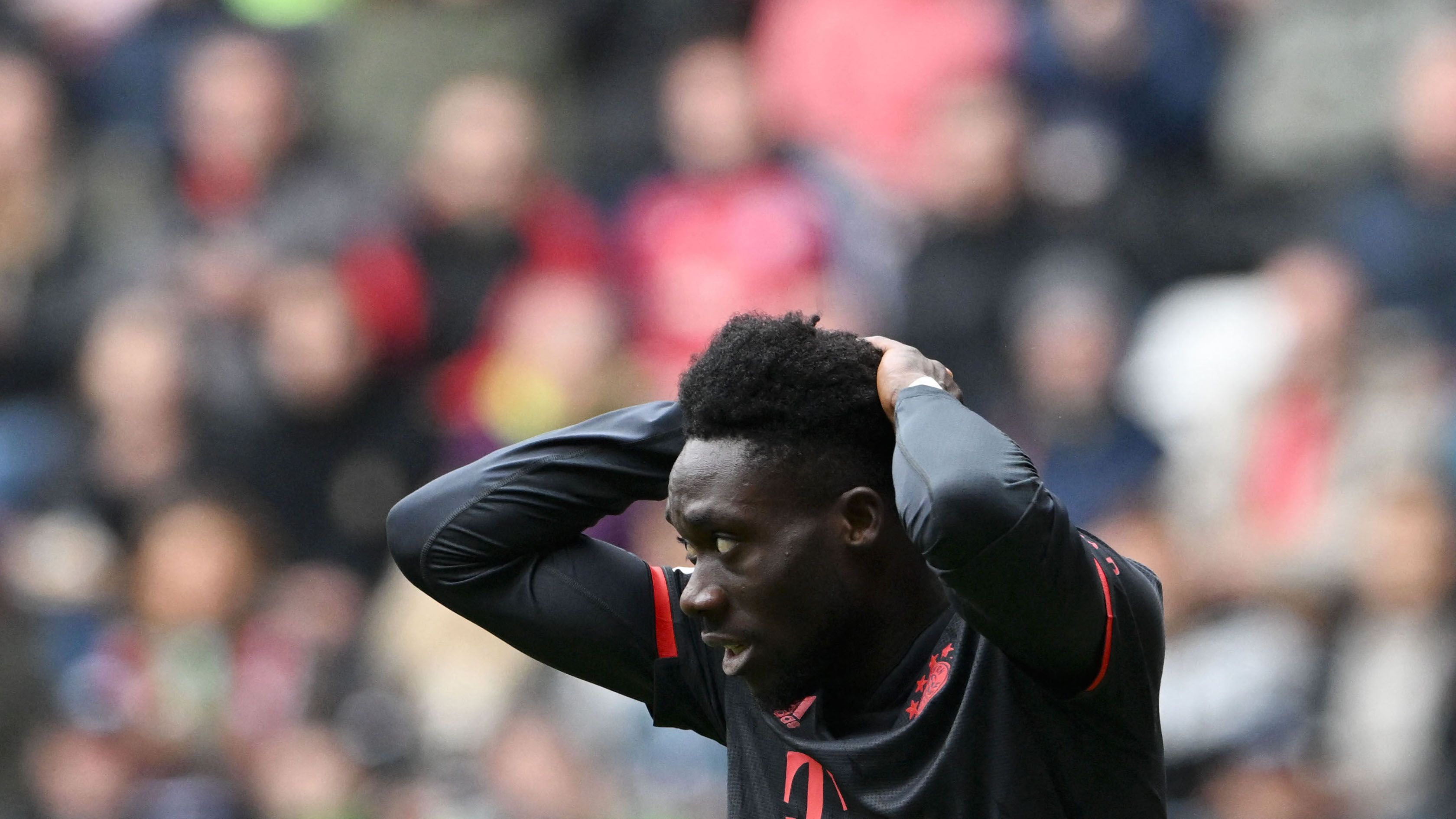 Alphonso Davies Bayern Munich Augsburg 2022-23