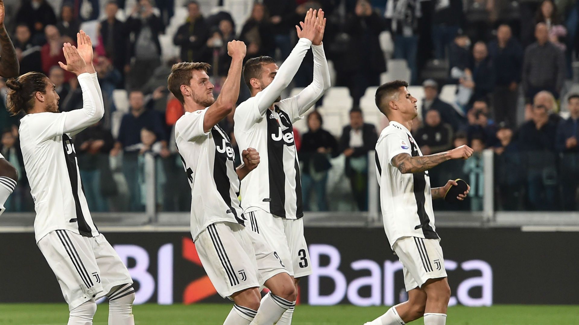Juventus celebrating Empoli