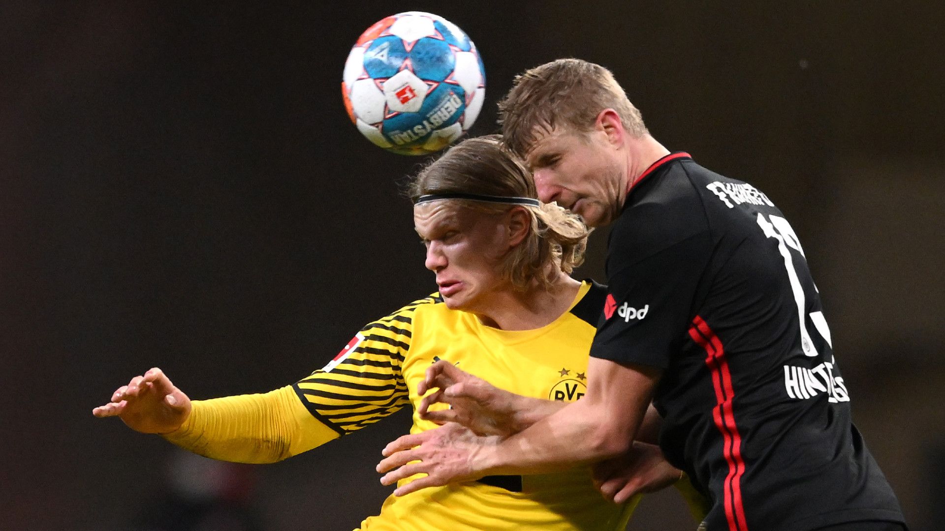 ERLING HAALAND BORUSSIA DORTMUND MARTIN HINTEREGGER EINTRACHT FRANKFURT BUNDESLIGA 08012022