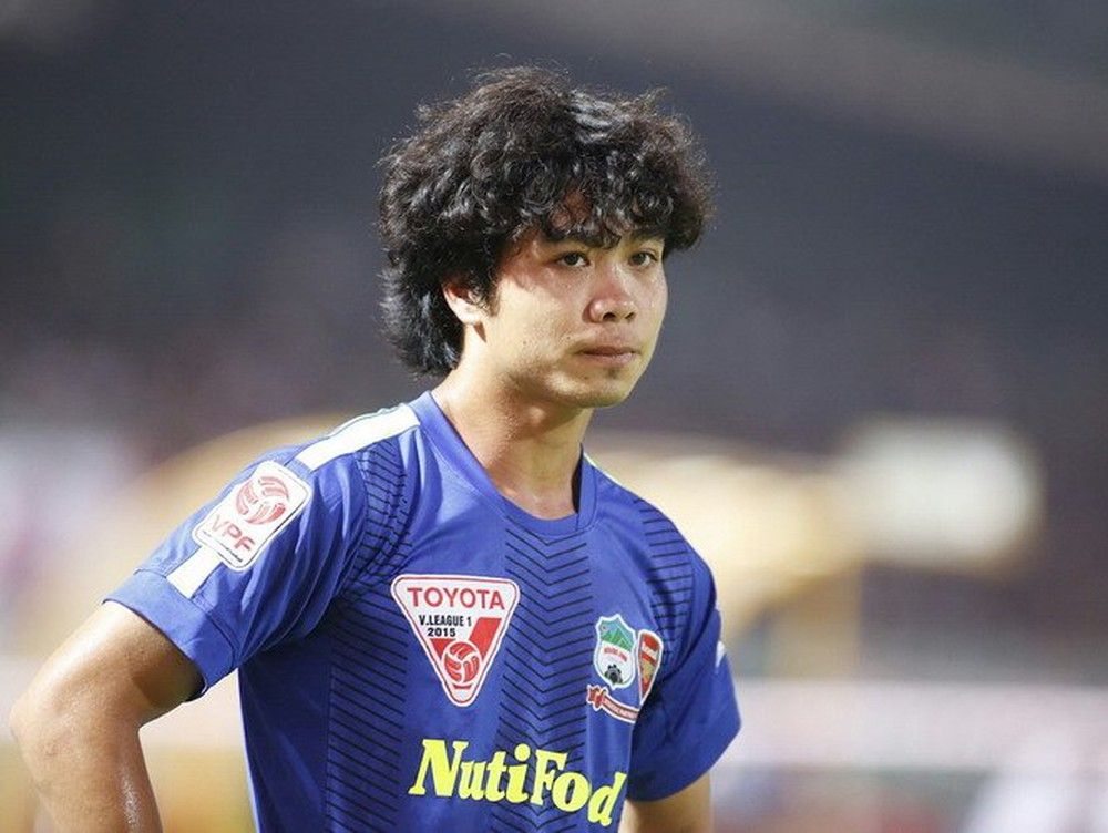 Công Phượng tóc xoăn