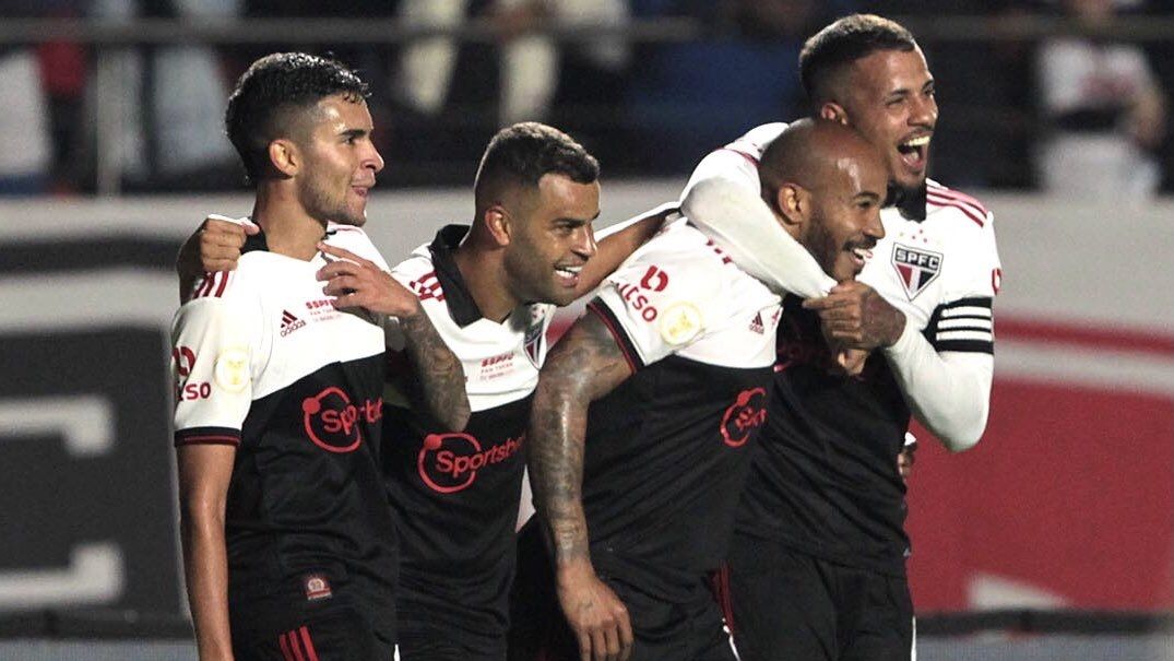 São Paulo comemora, São Paulo x Avaí