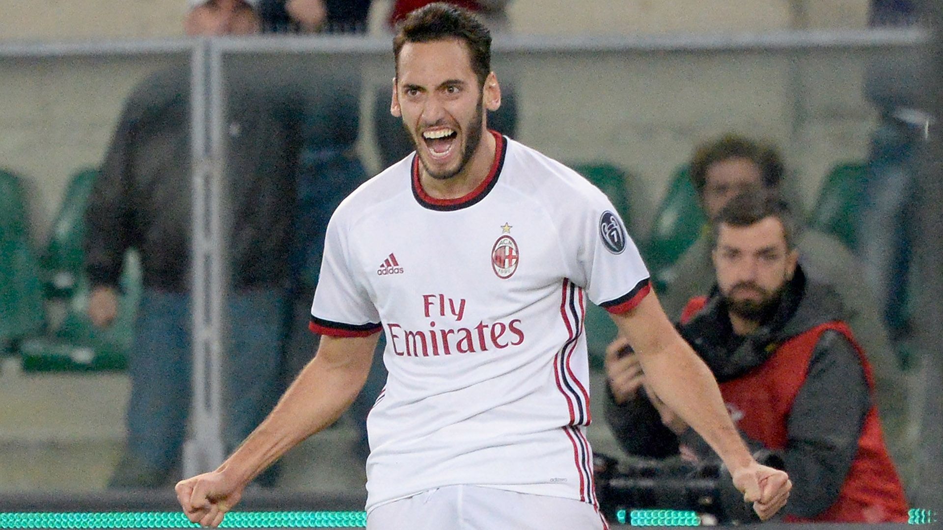 Hakan Calhanoglu Milan