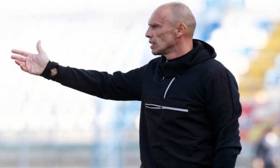 جونياس تاكيس