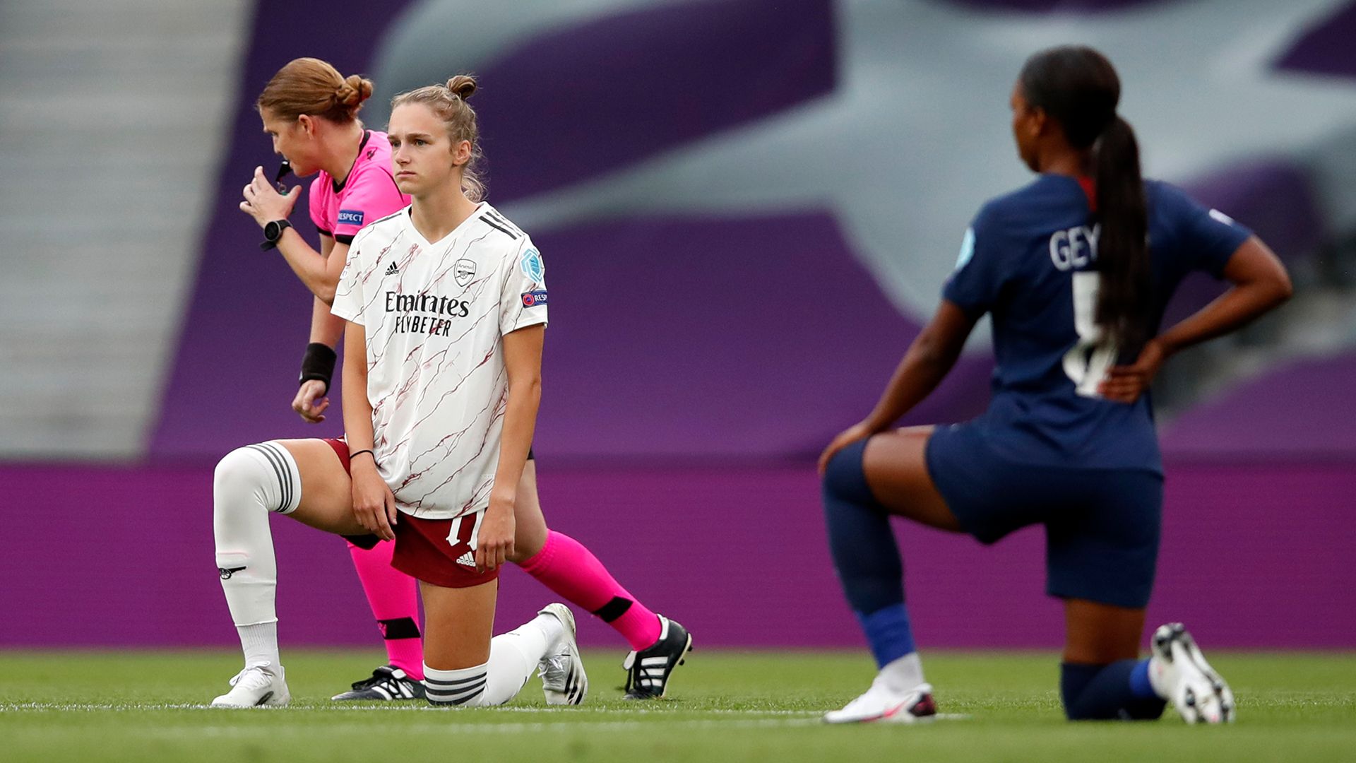 Vivianne Miedema Arsenal Women knee BLM 2020