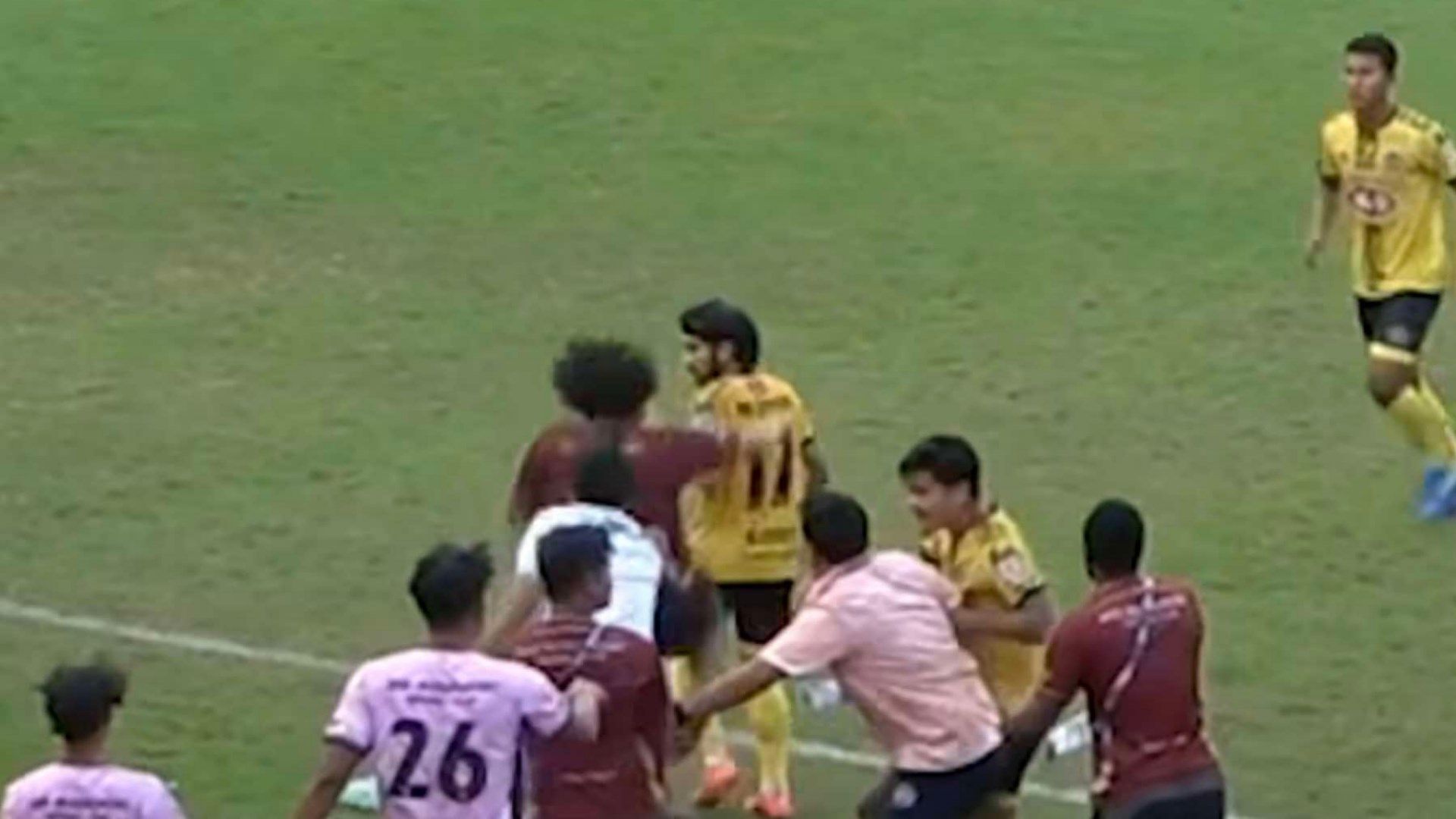 วีอาร์เอ็น เมืองนนท์ เอฟซี