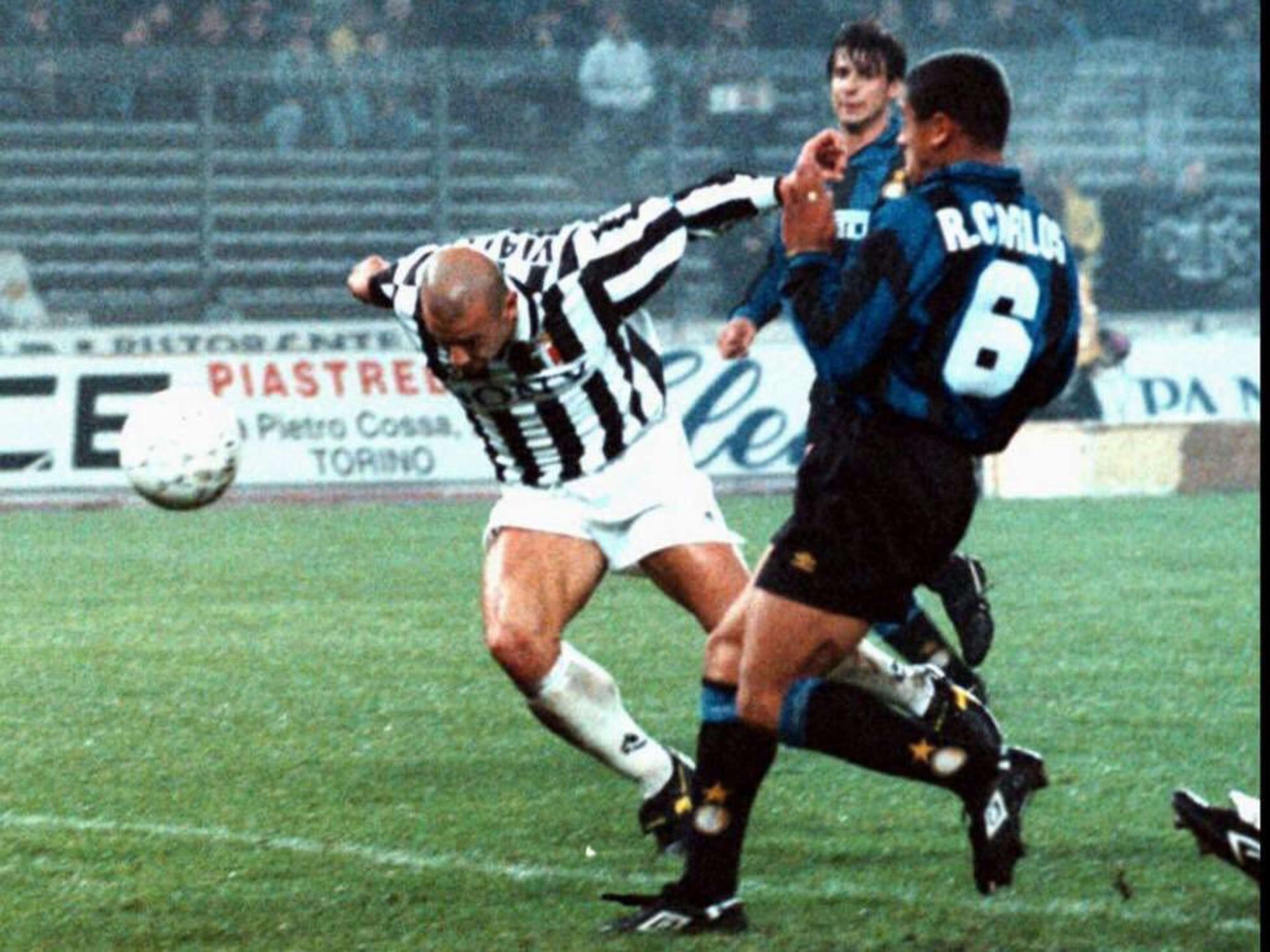 Roberto Carlos Gianluca Vialli Inter Juventus 95 96