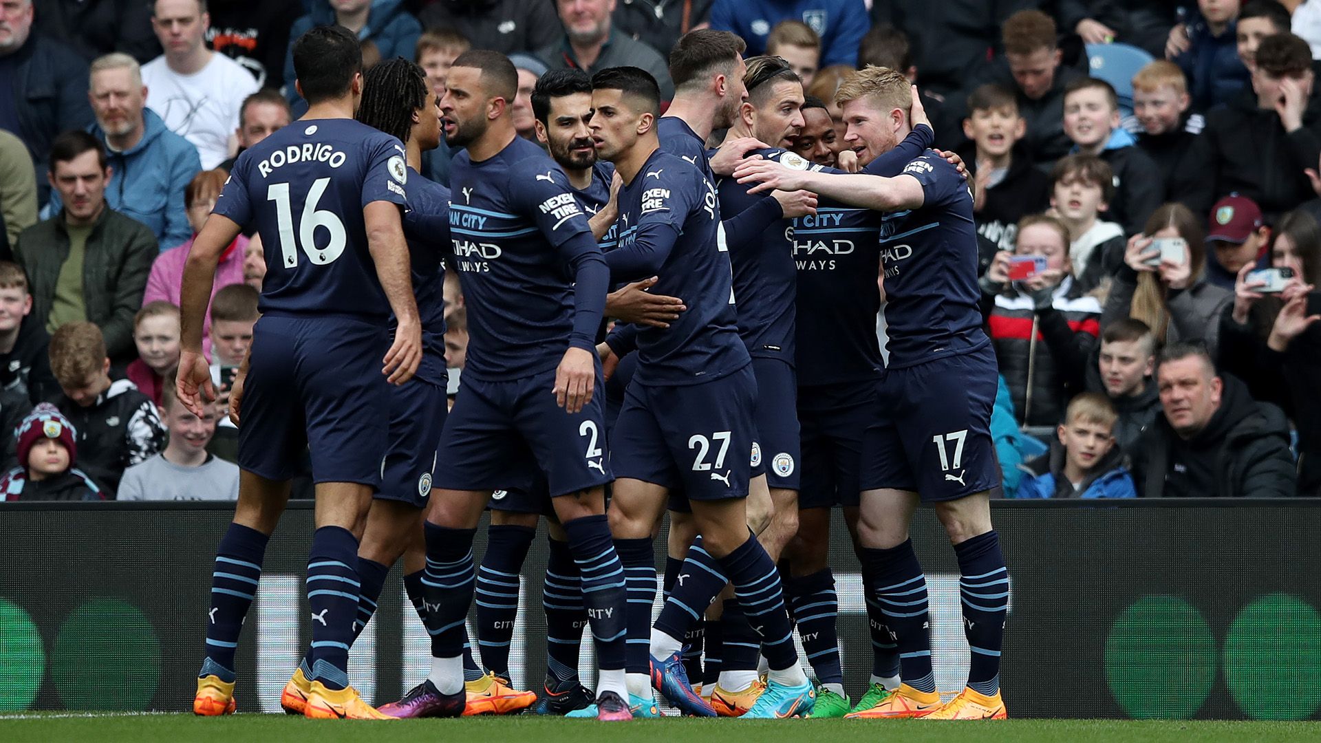Manchester City celebrating Burnley 2021-22