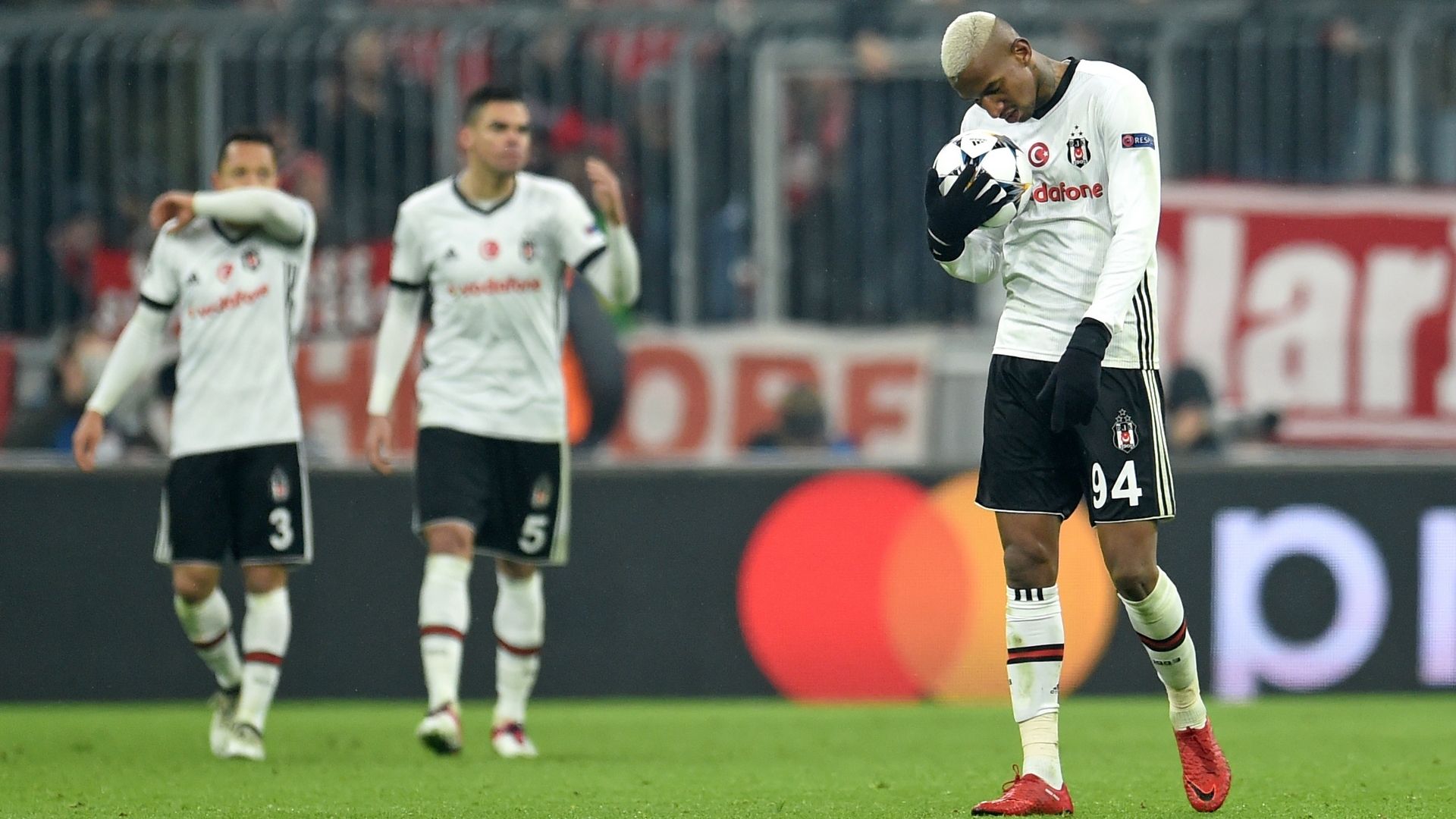 Anderson Talisca Besiktas UCL 02212018