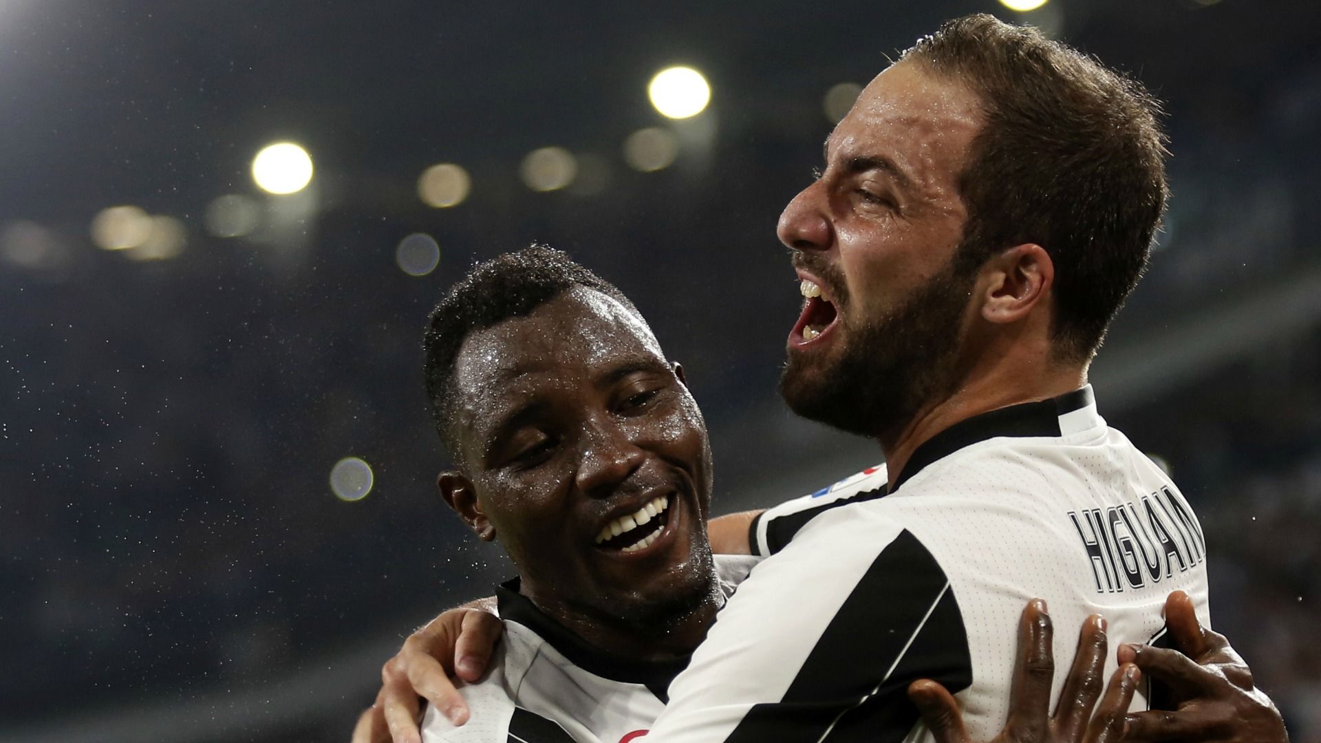 Gonzalo Higuain Kwadwo Asamoah Juventus
