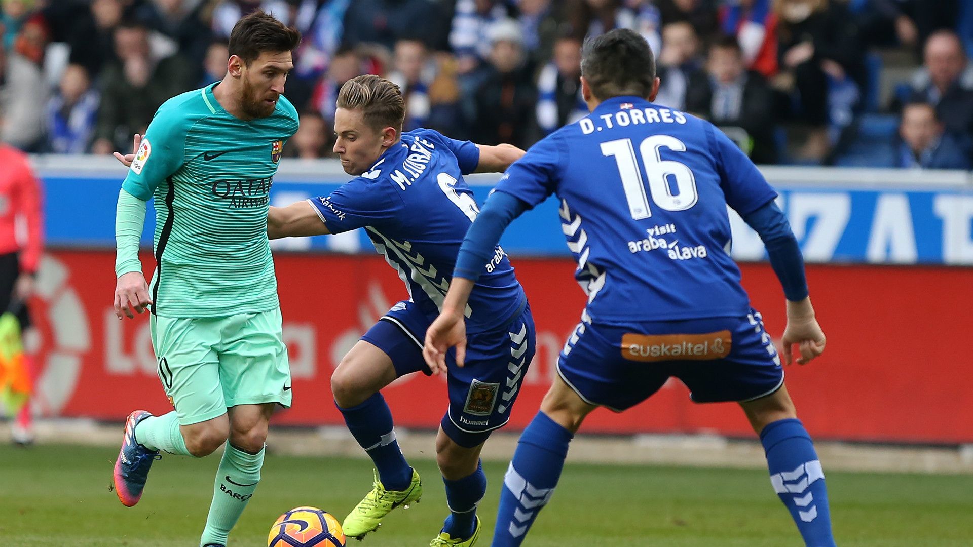 Lionel Messi Marcos Llorente Alaves Barcelona LaLiga 11020217