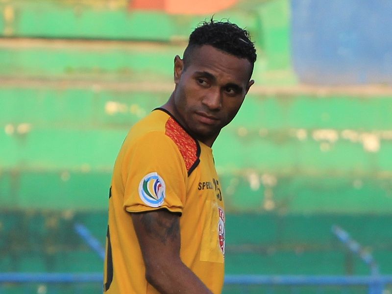 Titus Bonai - Semen Padang (GOAL.com/Abi Yazid)