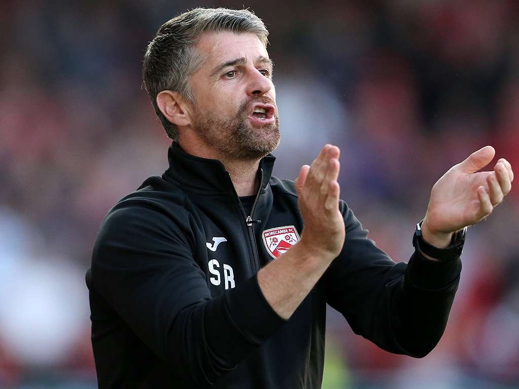 모어캠비 로빈슨 감독