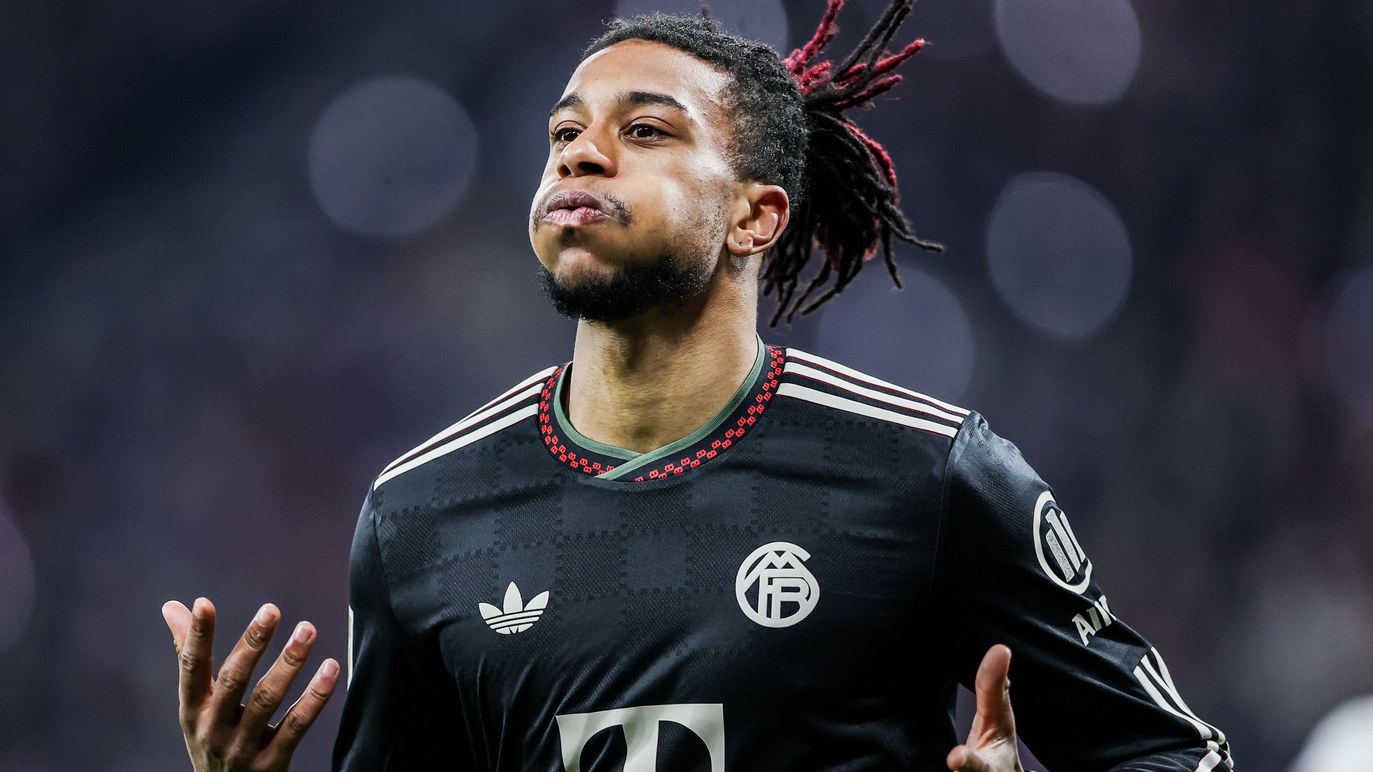 Michael Olise Bayern Munich 2025-26