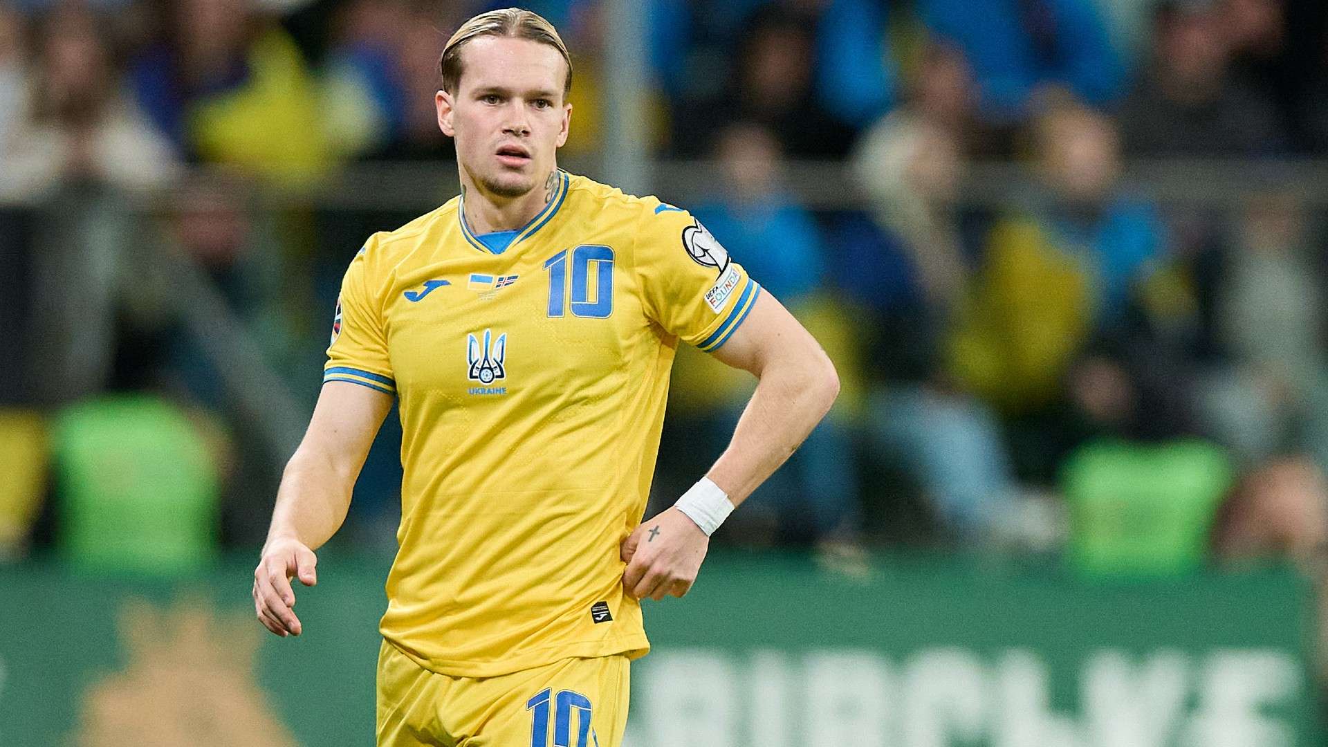 Mykhailo Mudryk of Ukraine look