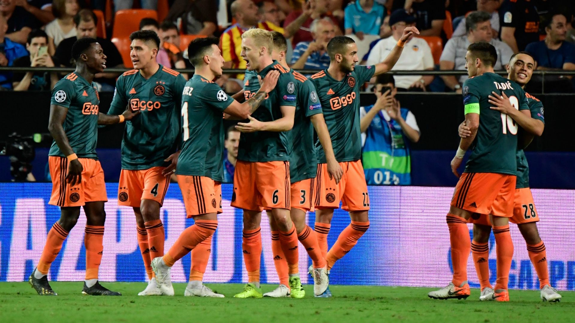 Donny van de Beek Ajax 10022019