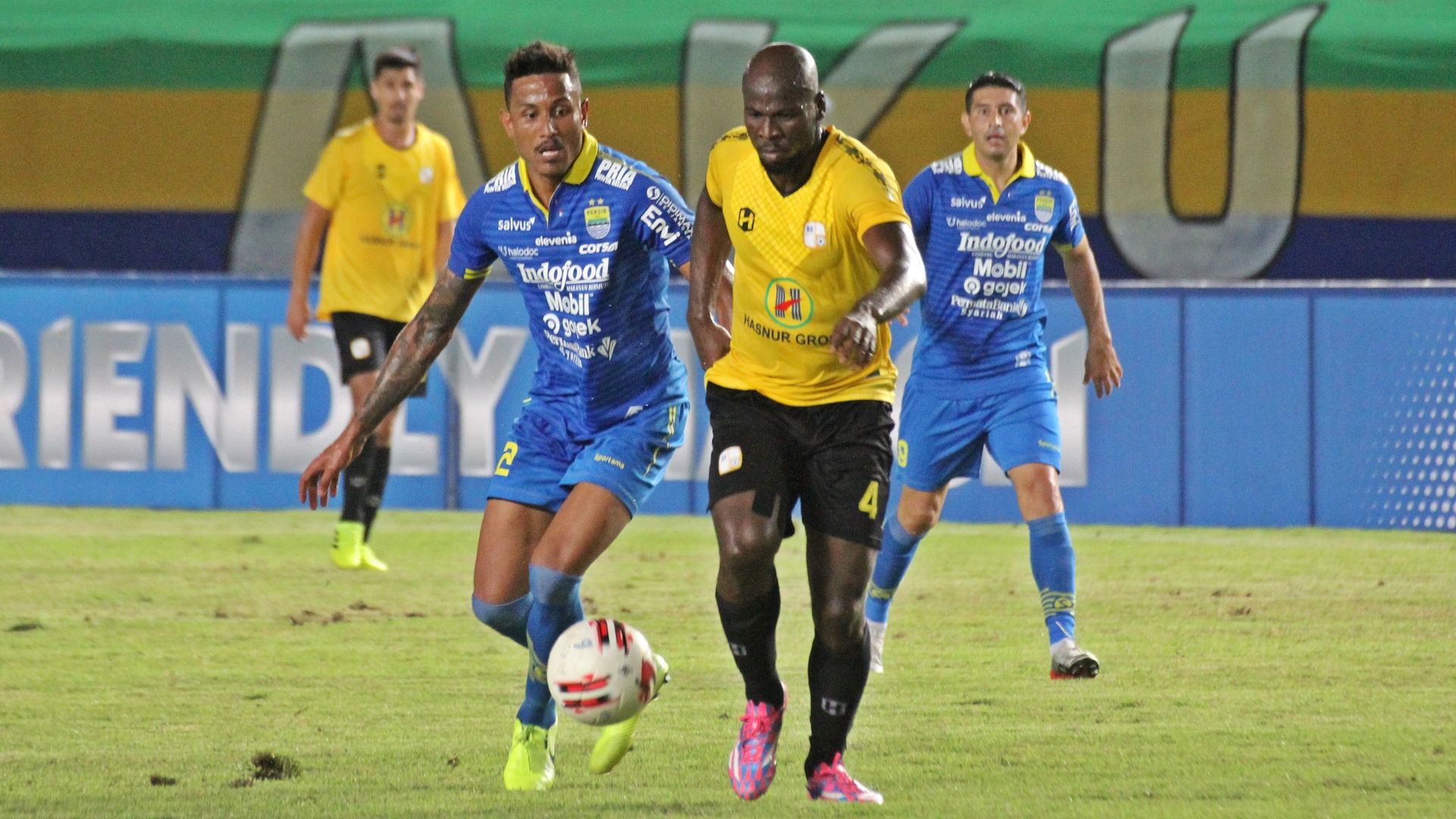 Wander Luiz Persib Bandung & OK John Barito Putera