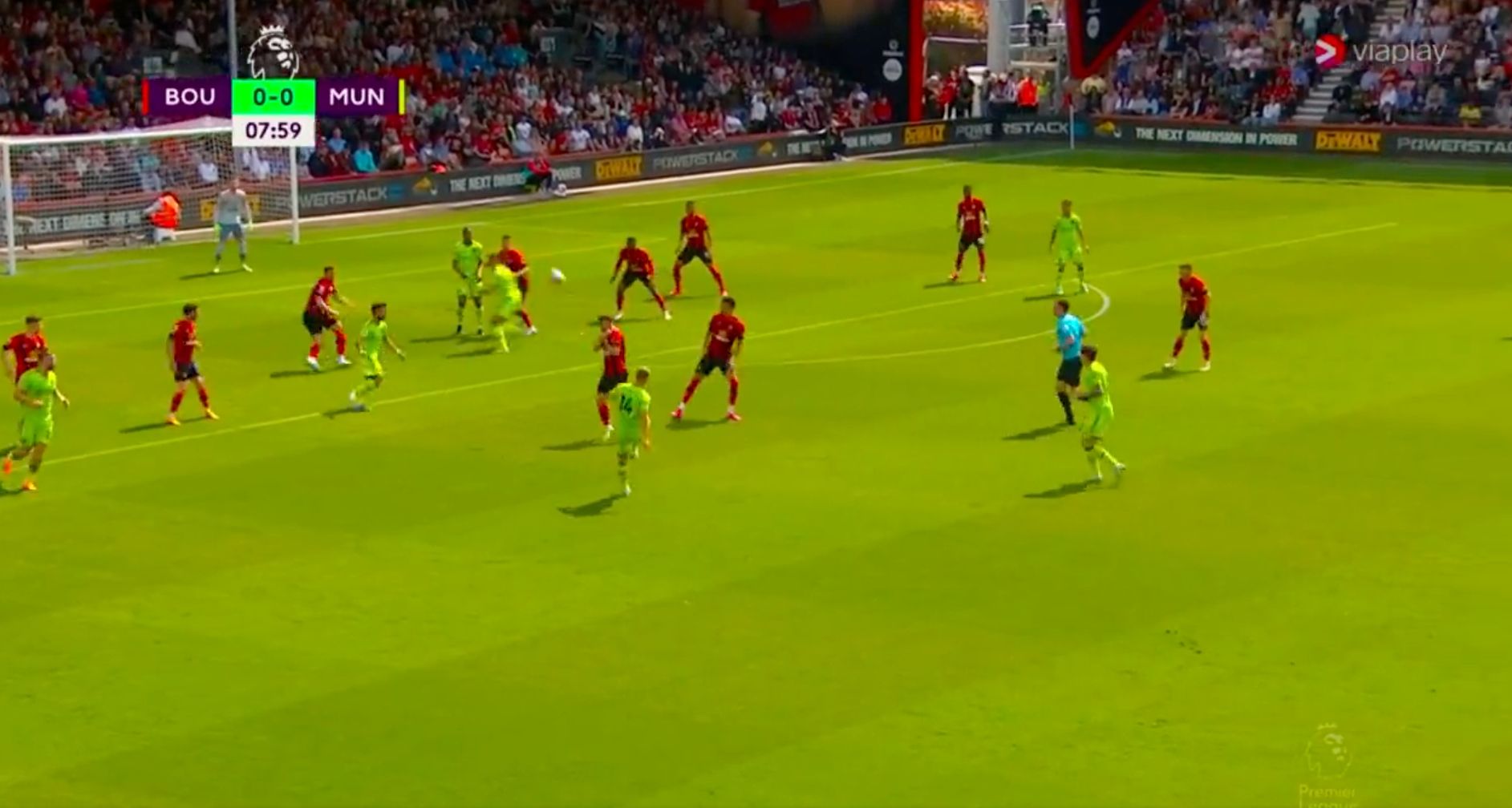 Casemiro bicycle kick vs Bournemouth still 1