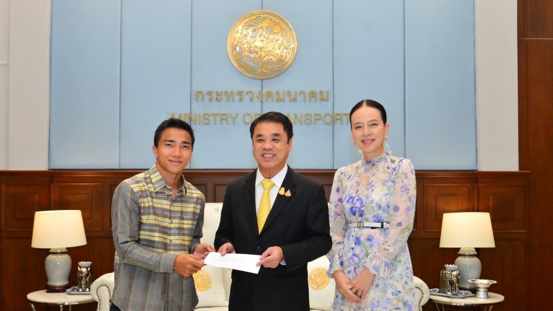 “มาดามแป้ง” นวลพรรณ ล่ำซำ - ชนาธิป สรงกระสินธ์