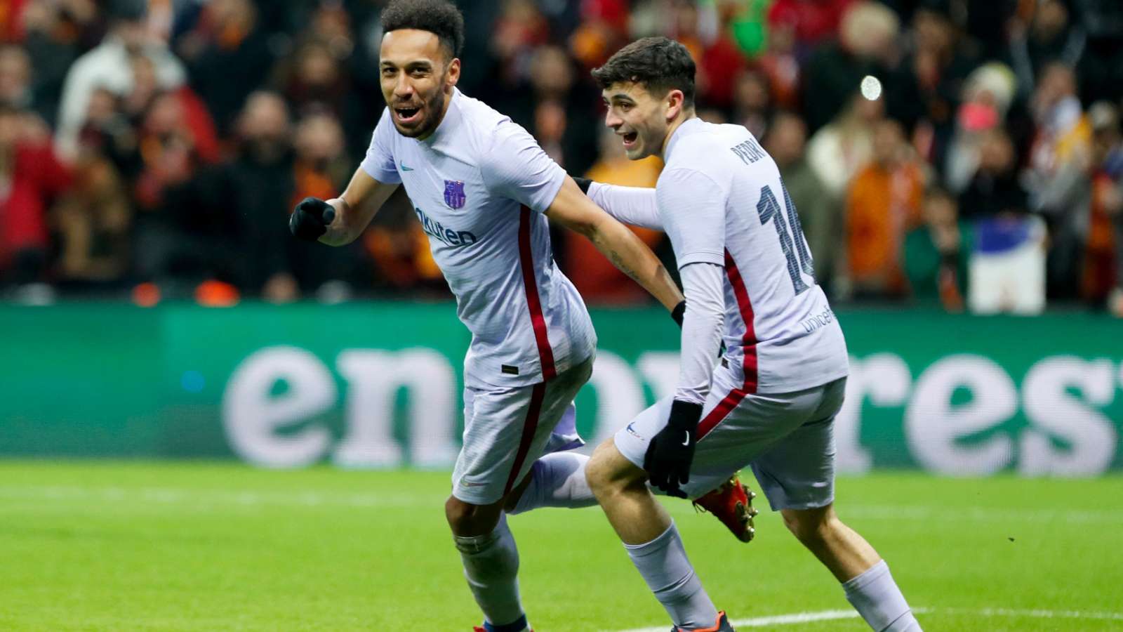 Aubameyang y Pedri, Galatasaray vs. Barcelona UEFA Europa League