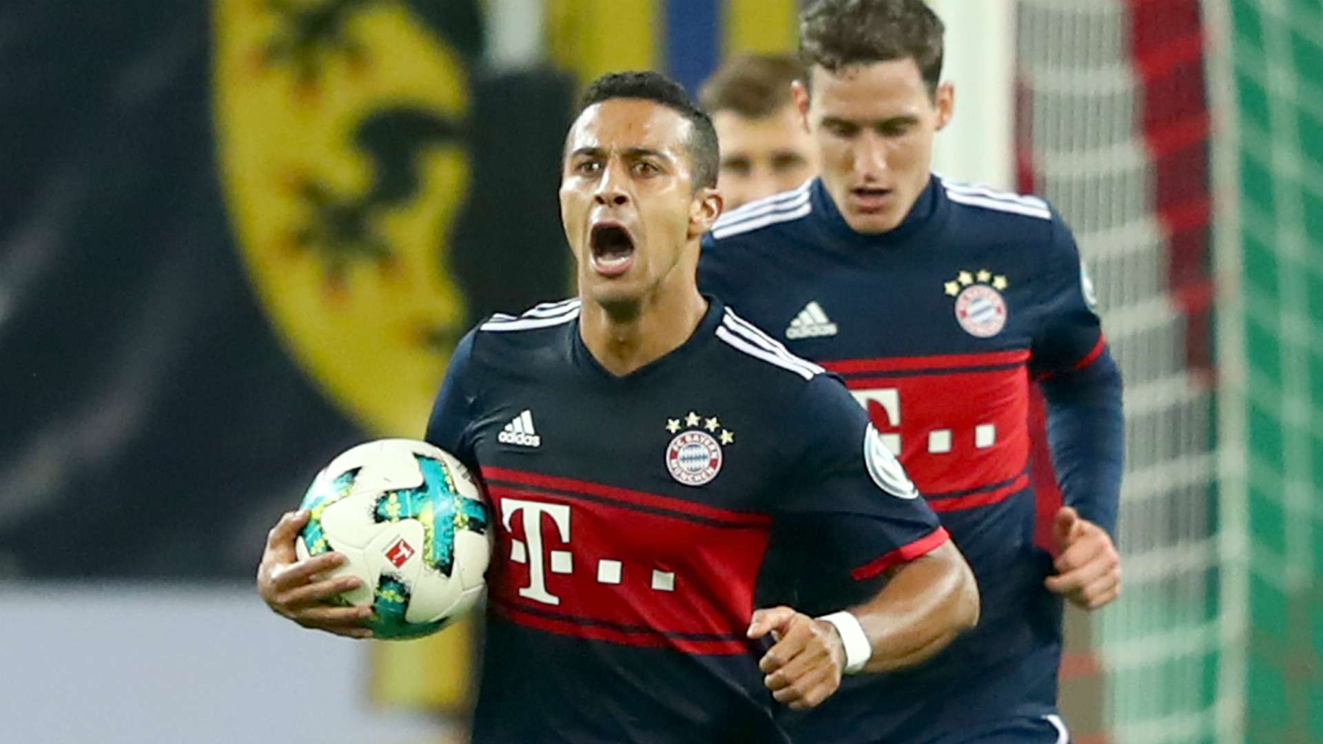 THIAGO ALCANTARA BAYERN MÜNCHEN GERMAN CUP DFB POKAL 25102017