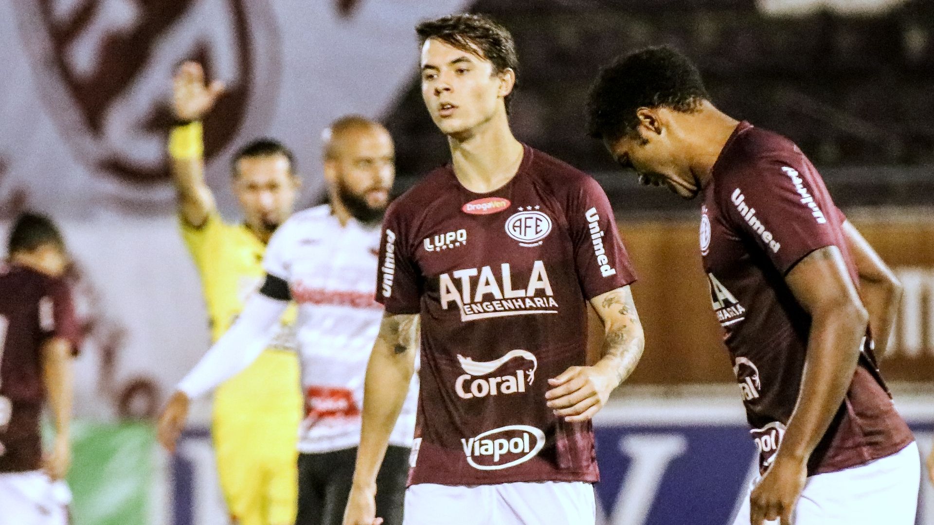 Vinicius Zanocelo em ação pela Ferroviária 2021