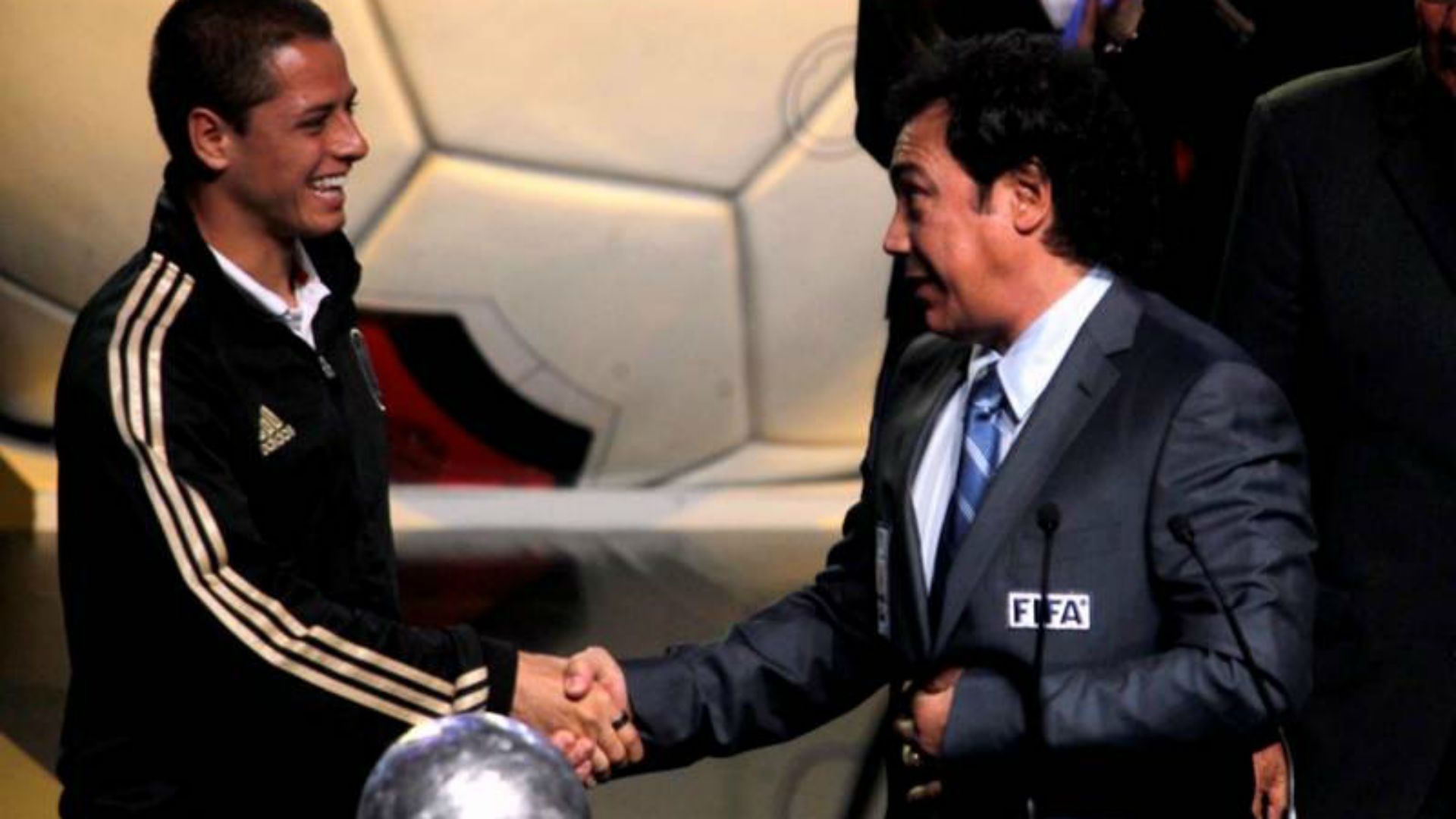 Chicharito Hernández y Hugo Sánchez