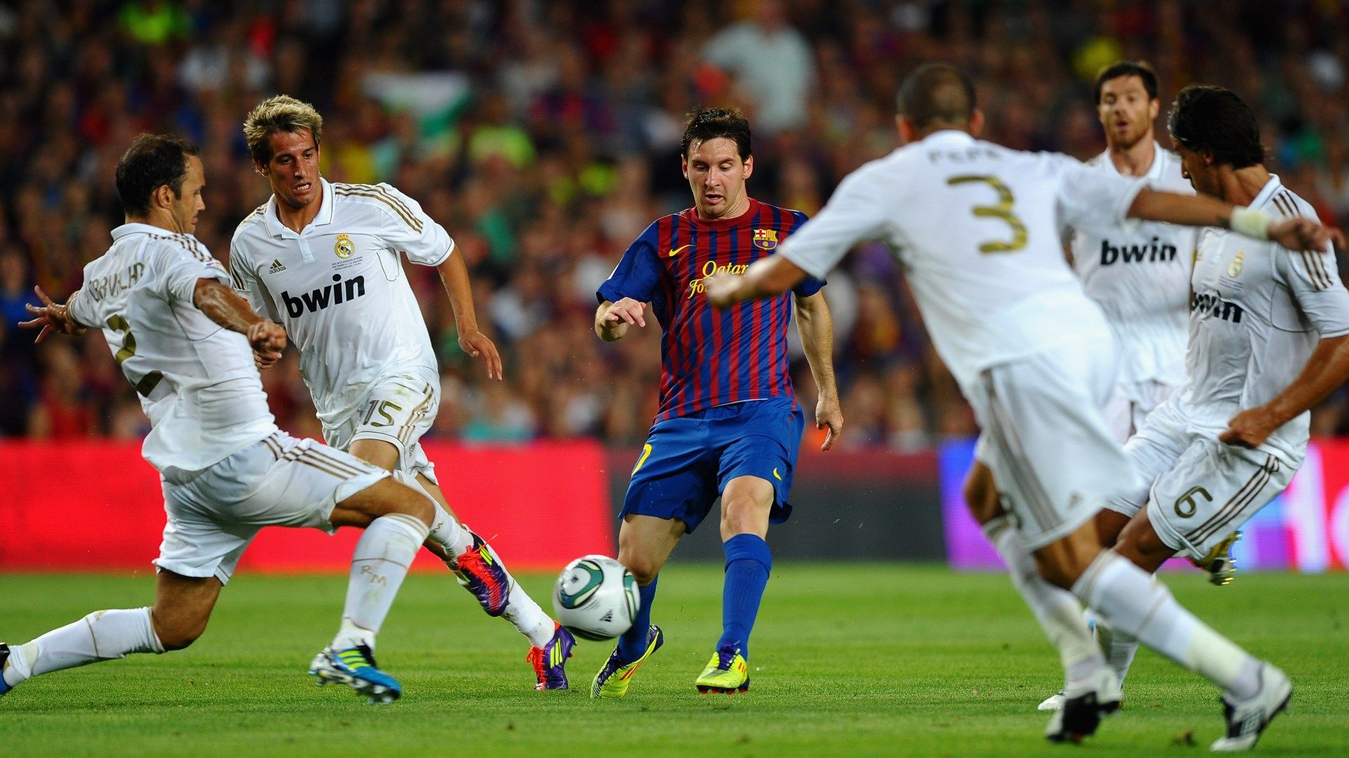 Messi-Real-Madrid-Barca-2011-Supercopa