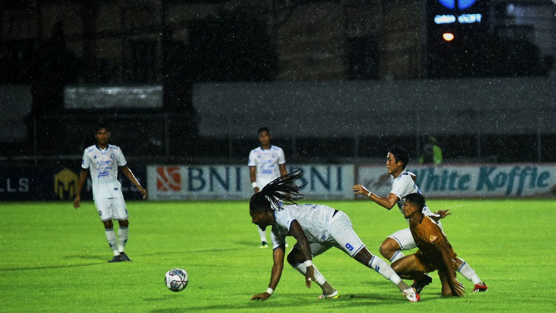 Carlos Fortes Arema FC - Bhayangkara FC 