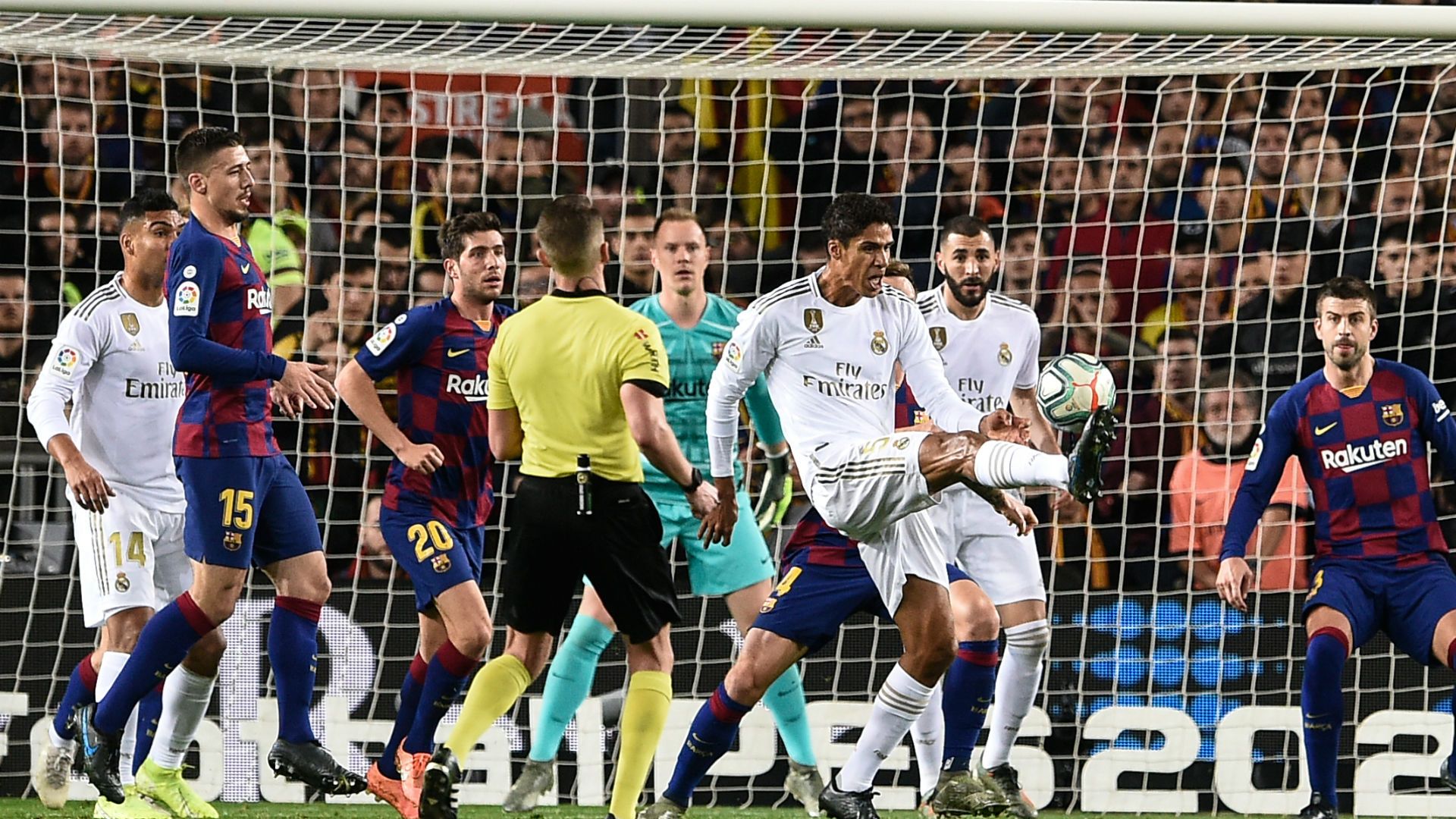 VARANE BARCELONA REAL MADRID LALIGA