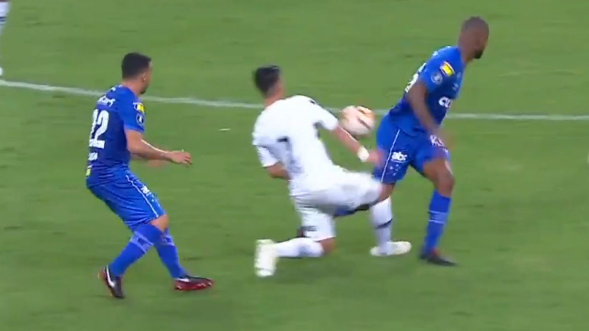 Captura Expulsion Dede Cruzeiro Boca Copa Libertadores 04102018