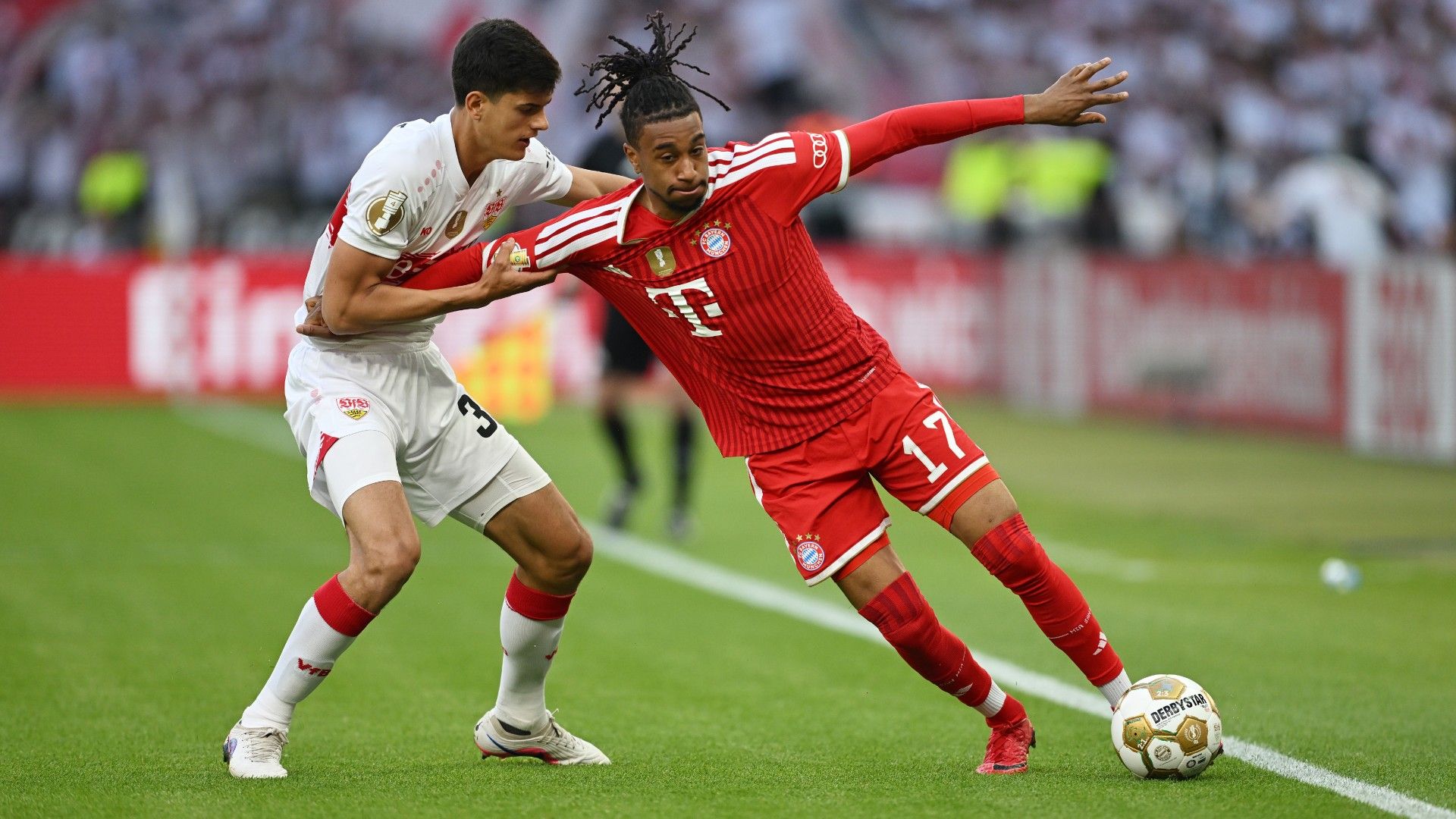 CHEMA ANDRES STUTTGART MICHAEL OLISE BAYERN MÜNCHEN 