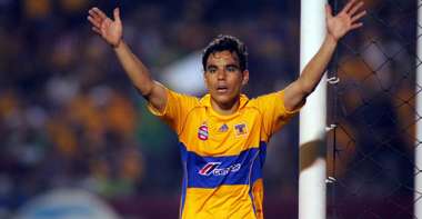 Omar Bravo Tigres