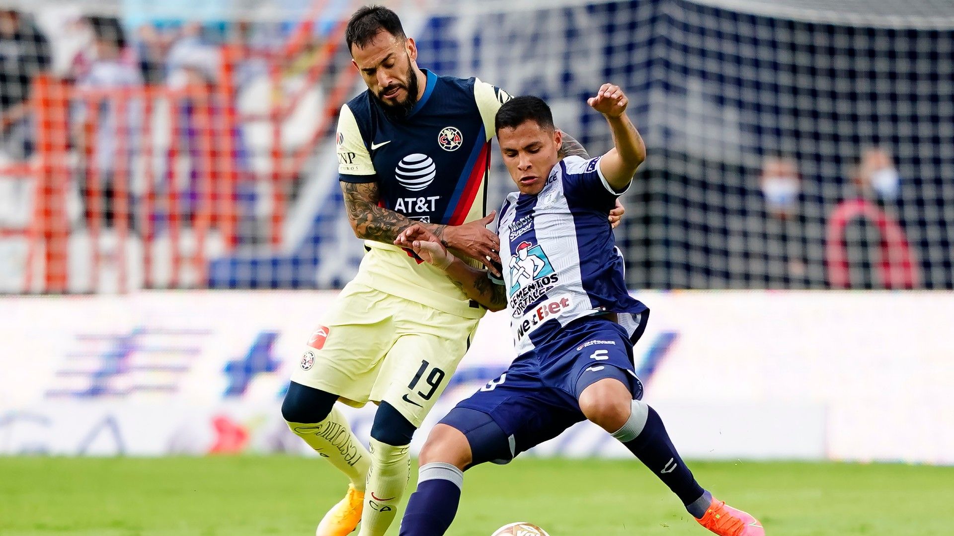 Pachuca América Roberto de la Rosa Emanuel Aguilera