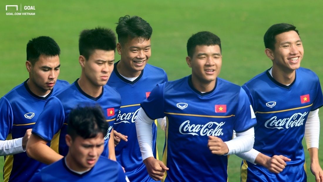 Tuyển Việt Nam tập luyện sáng 21/12