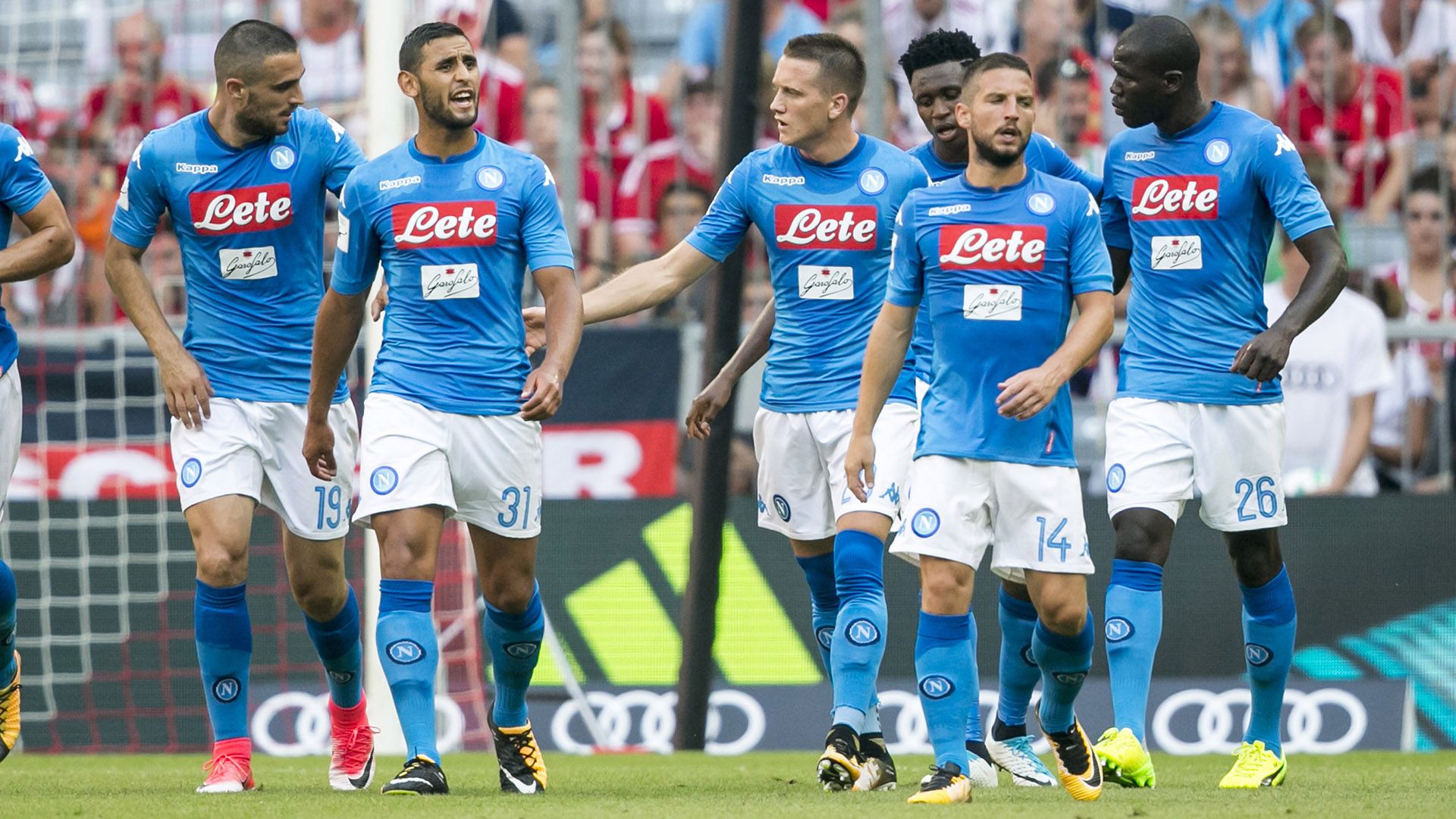 Napoli celebrating vs Bayern