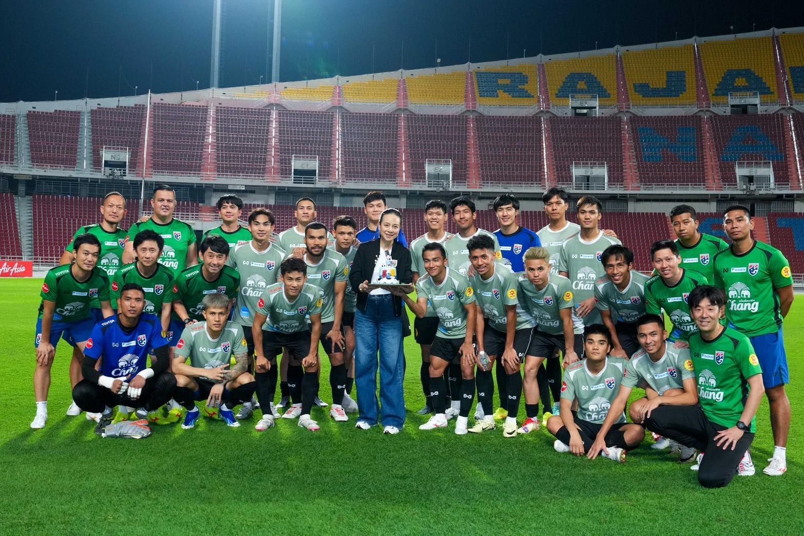 นวลพรรณ ล่ำซำ