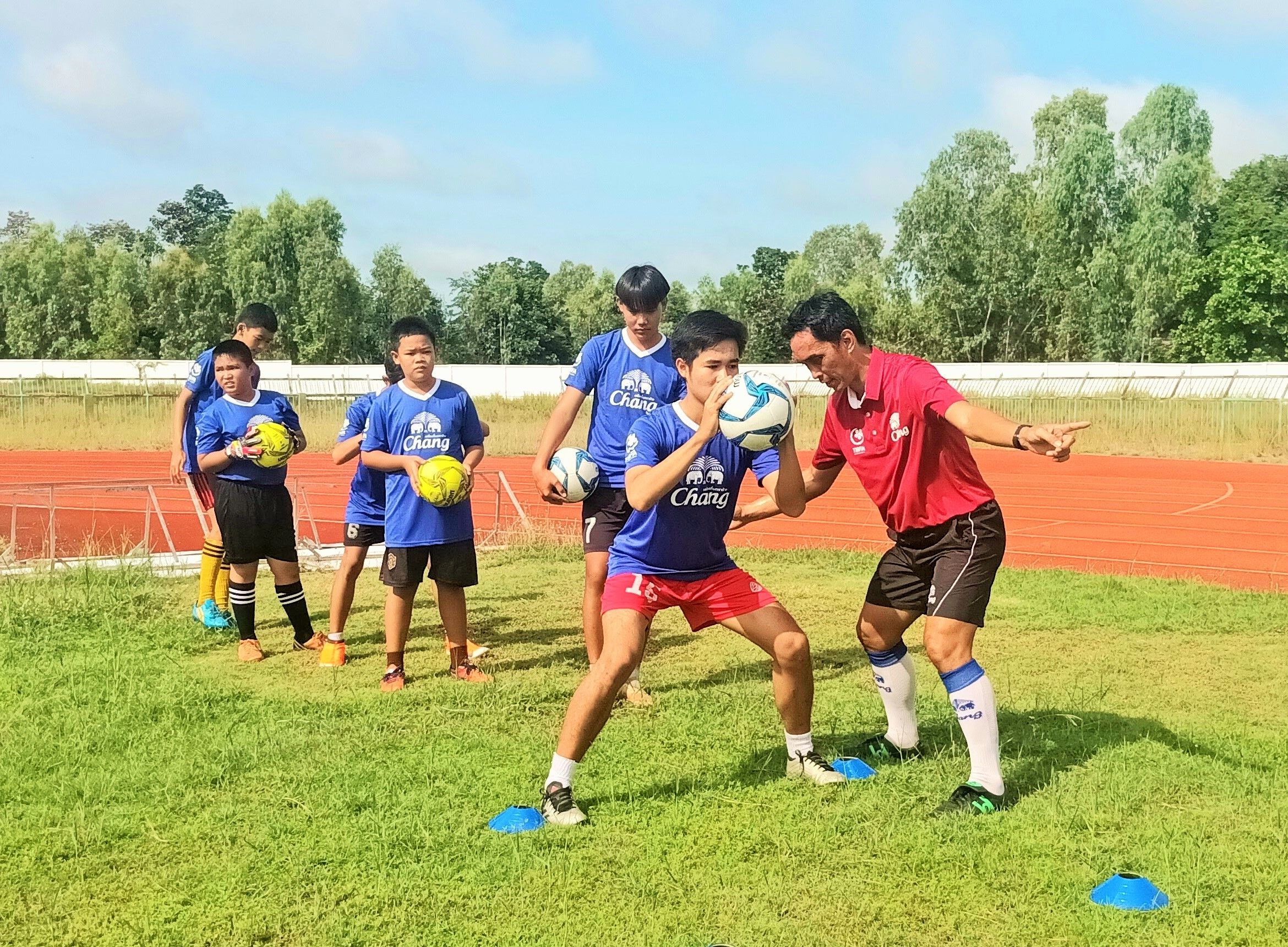 ช้าง โมบาย ฟุตบอล คลินิก