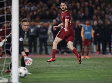 Kostas Manolas vs Barcelona