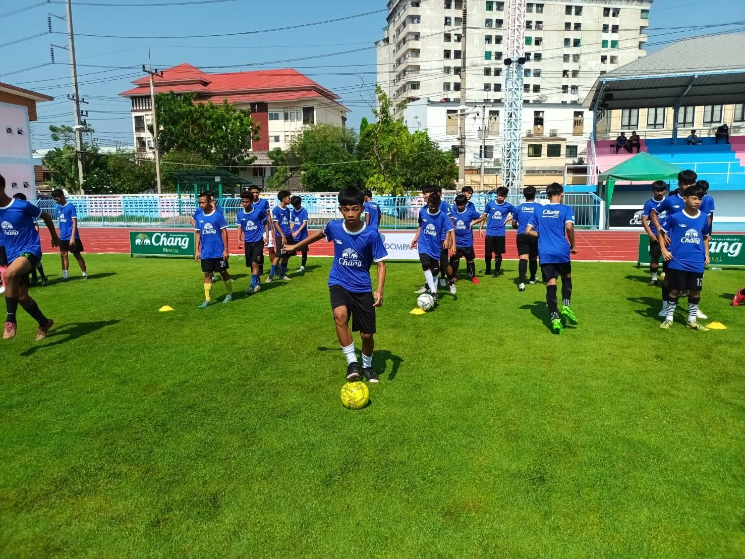 ช้าง โมบาย ฟุตบอล คลินิก ปีที่ 12