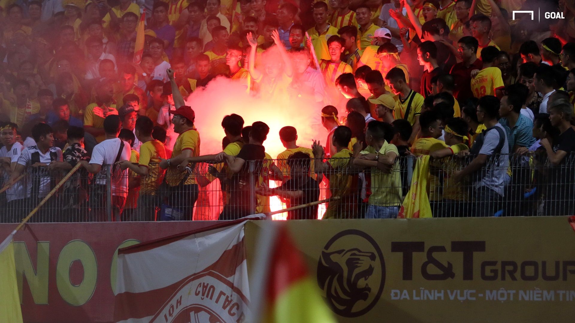 Ha Noi FC vs Nam Dinh Round 22 V.League 2019 | Red Flare at Hang Day Stadium